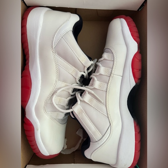 Jordan 11 retro low gs 7Y